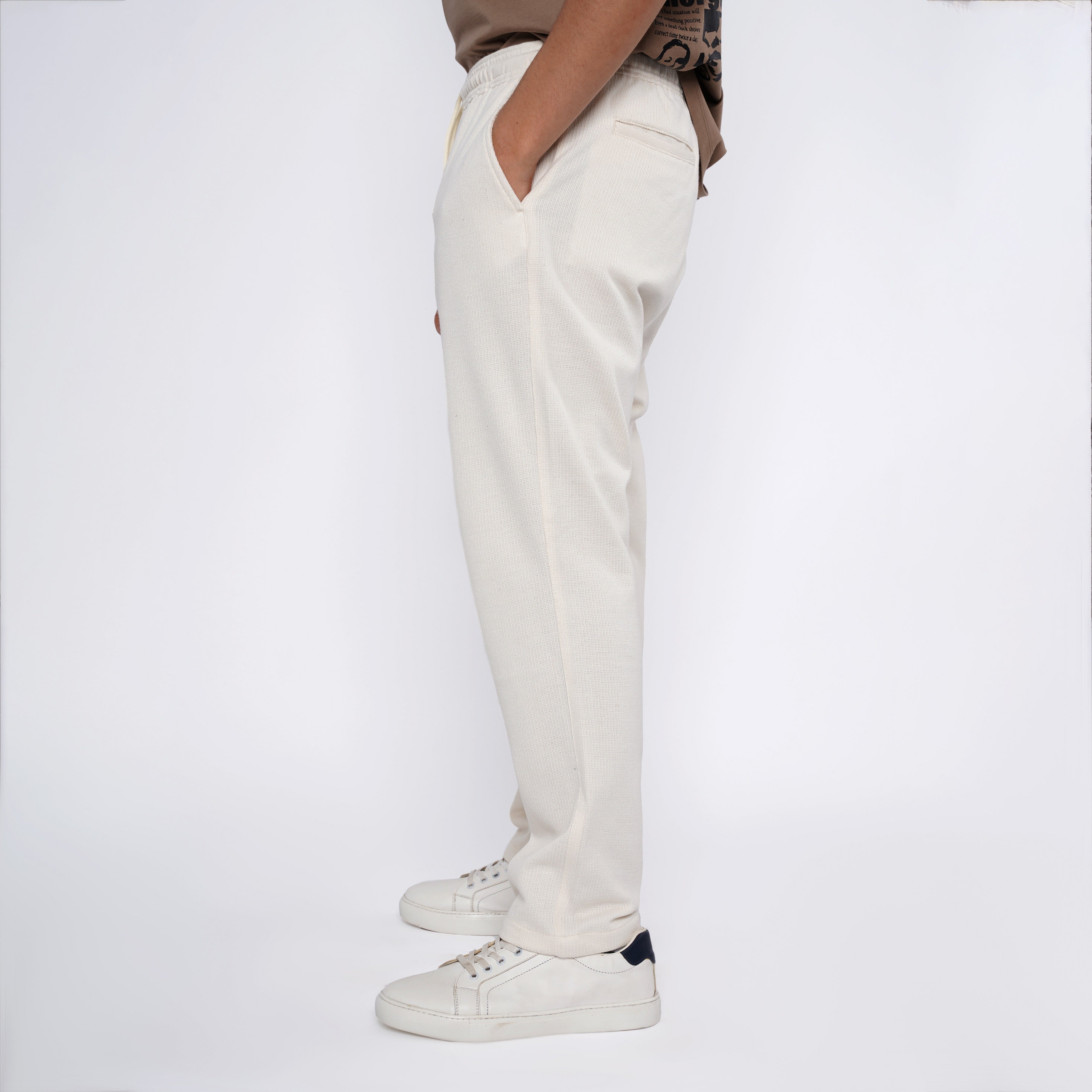 M24NT910-Sporty Sweatpants With drawstring