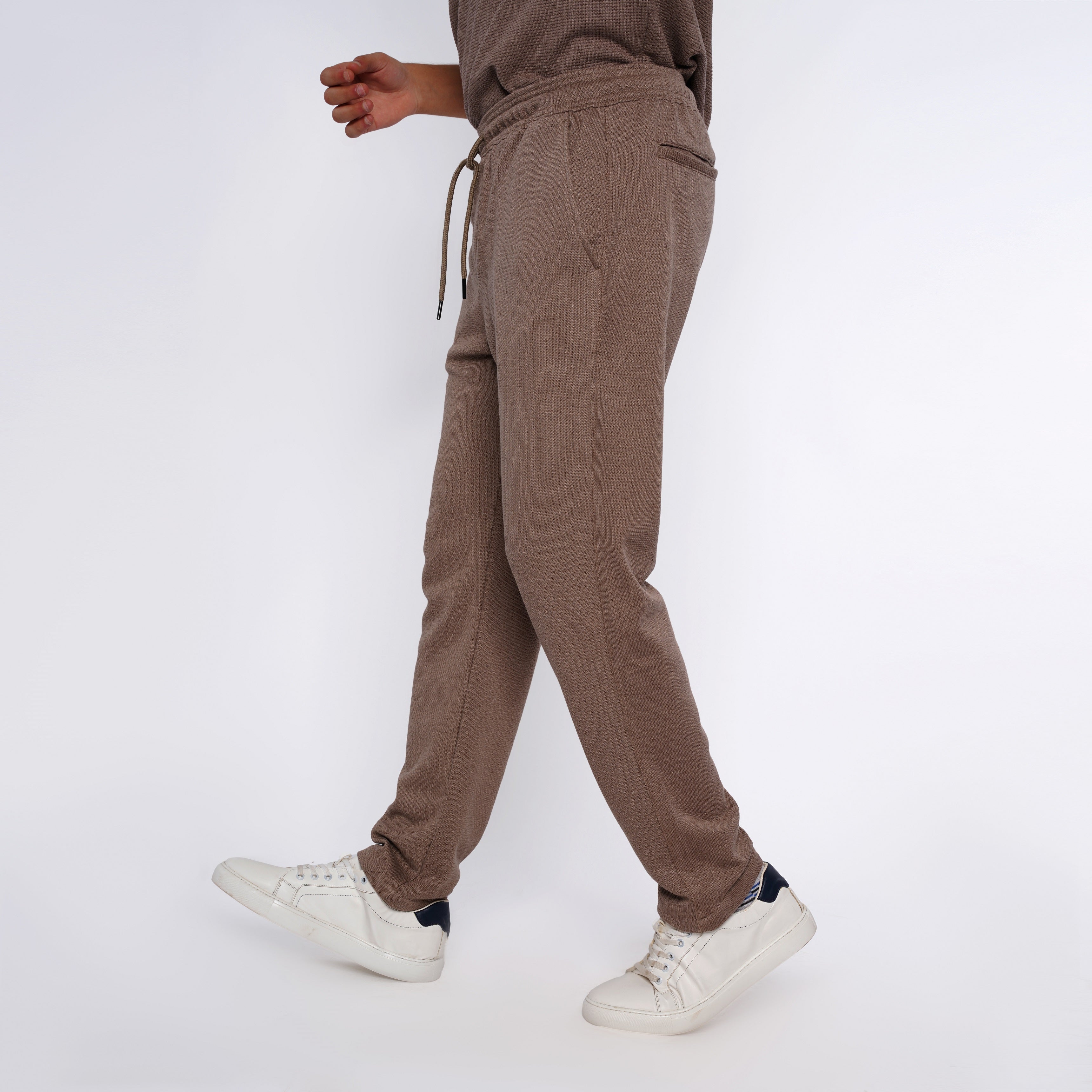 M24NT910-Sporty Sweatpants With drawstring